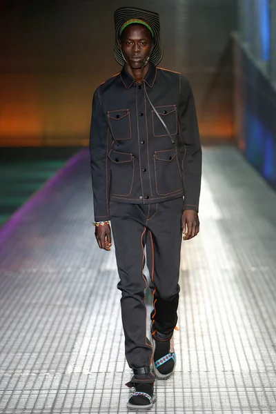 Look 26
